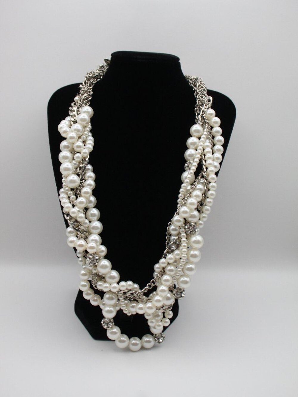 Chunky Faux Pearl & Bead Silver Tone Cluster Choker Bib Style Statement Necklace